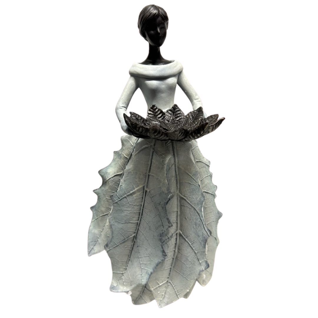 Trädgårdsdamen Dolly med fat 45 CM - Antik vit