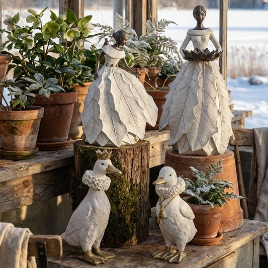 Trädgårdsdamen Dolly med fat 45 CM - Antik vit